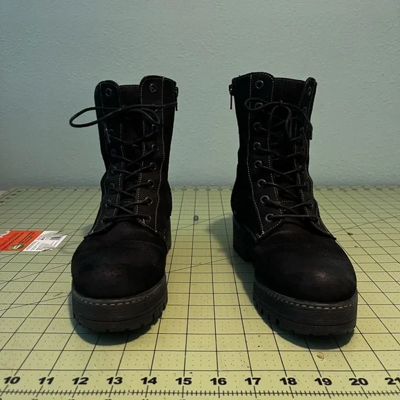 Taos Women’s Groupie Boots Size 8 - Picture 2 of 9